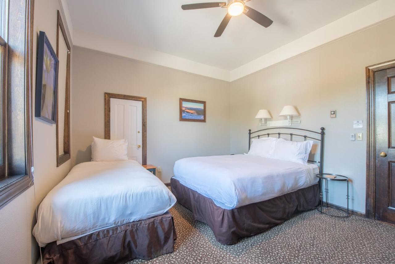 Elk Mountain Lodge Крестед Бют Екстериор снимка
